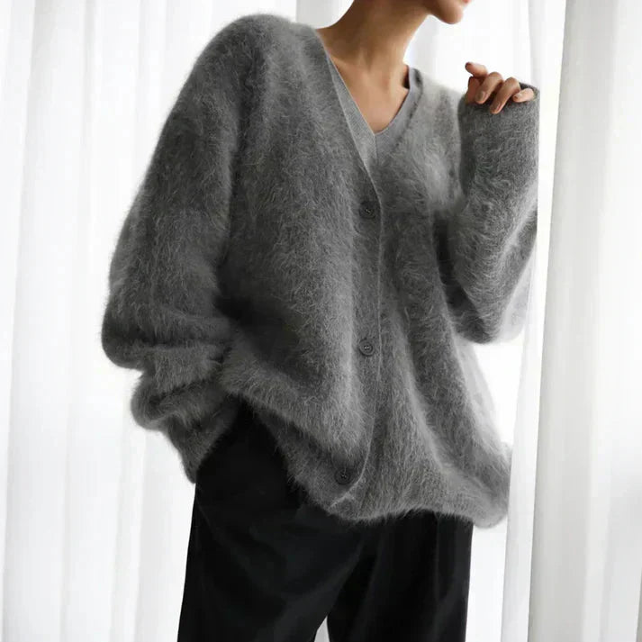 Evie | Classic Cashmere Sweater